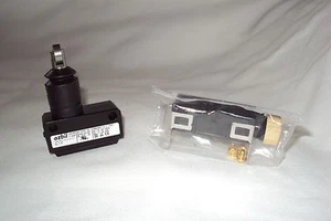 Yamatake / Azbil Limit Switch SL1-F - Picture 1 of 1