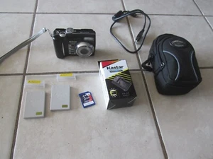 Nikon COOLPIX 7900 Digital Camera Tested 7.1 MP 2 Batteries & Charger Case Cord - Picture 1 of 8