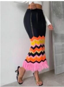 SHEIN Essnce Eyelet Fringed Sweater Skirt Blk Chevron Print Sz Small - Picture 1 of 1