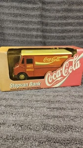 De colección 1996 Ertl Diecast Grumann Stepvan Coca-Cola Banco escala 1:43, nunca abierto  - Imagen 1 de 13