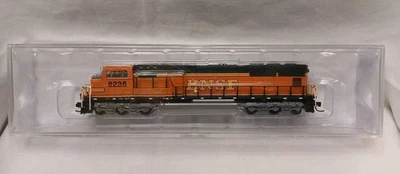 BNSF 8236 N-scale SD75 Mac Engine Athearn 10714 #2 Burlington Northern Santa Fe - Image 1 of 4