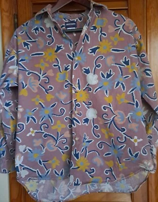 Camisa de algodón vintage de los años 90 Y2K para mujer Guess Jeans rosa artístico con cuello de flores mediana Foto 1 de 4