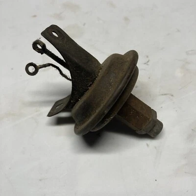 Mercedes-Benz W121 190b Ponton Ignition Distributor Vacuum Control Valve - Image 1 of 2