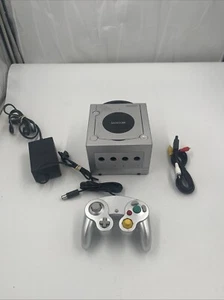 Nintendo Game Cube Platinum Silver Console Complete Tested - Picture 1 of 7