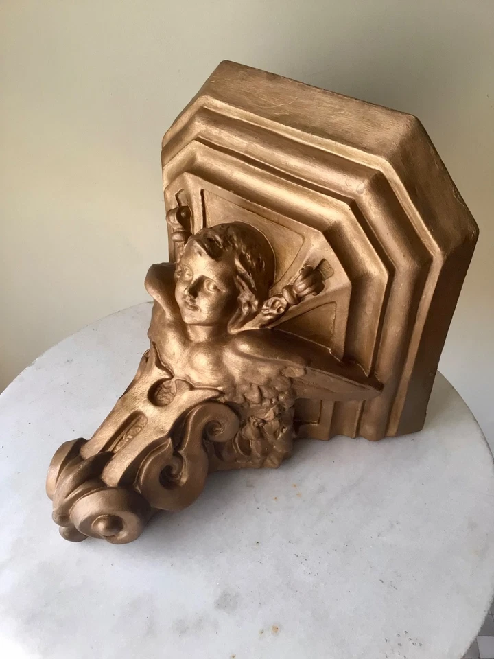 étagère ancienne, grande taille avec décoration d'un ange , 19ème siècle - Photo 1/4