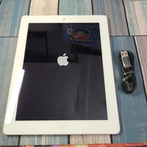 Apple A1397 iPad 2 Tablet WiFi 64GB 9.7" Touch Camera iOS WHITE Original (WIPED) - Picture 1 of 9
