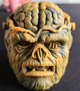 Figura Maba Resina Drenaje Cerebral Esculturas Luke Welch 2022 - Imagen 1 de 4