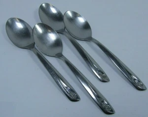 4 cucharaditas de acero inoxidable de colección Superior USA INS55 patrón rosa 5 3/4" - Imagen 1 de 4