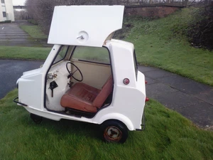 MINI COMTESSE RARE BARN FIND MICROCAR BUBBLECAR TRIKE 3 WHEELER MOPED PEEL RETRO - Picture 1 of 11