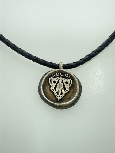 Collana GUCCI girocollo_Crest_AG925_Argento SV925 uomo con top usata