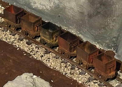6 x STATIC Ore / Tipper / Tub / Mine Wagons for H0, 00 or 009 gauge - 4mm scale - Image 1 of 4