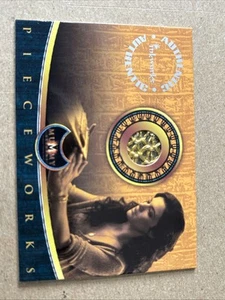 RACHEL WEISZ EVY O'CONNELL 2001 INKWORKS MUMMY P1 PIECEWORKS KOSTÜM RELIQUIENKARTE - Bild 1 von 2