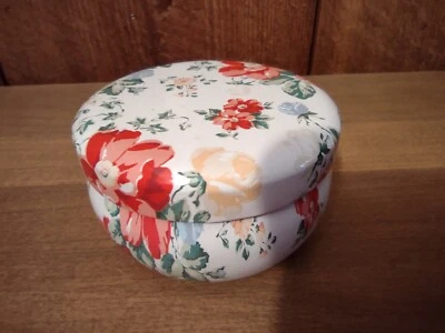 Pioneer Woman Rose & Geranium Candle Vintage 4.95 oz Floral Tin with lid NEW - Image 1 of 3