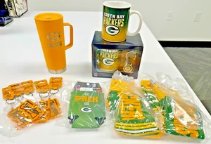 Green Bay Packers NFL Tumbler Ultimate Fan Box Coffee Mug Socks Koozie Key Chain - Picture 1 of 1