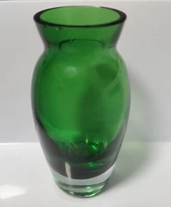 Vintage Riihimaen Lasi Oy Green Art Glass Vase 4" - Picture 1 of 5