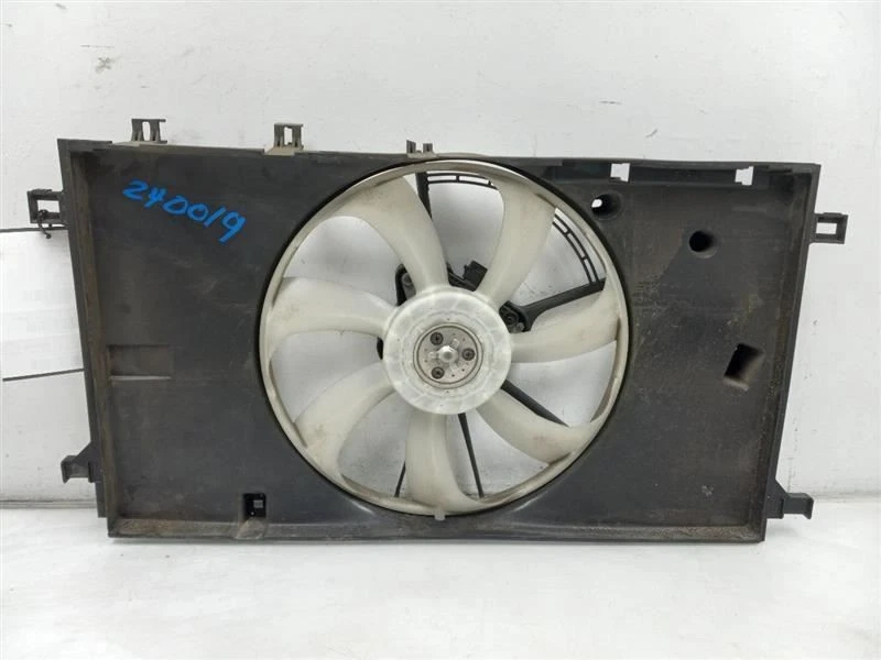 TOYOTA COROLLA SE 19-23 2,0 L TRACCIÓN DELANTERA EN MONTAJE VENTILADOR RADIADOR  Foto 1 de 4