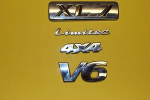 02 SUZUKI XL7 XL-7 2.7L EMBLEM EMBLEMS SET OEM 2002 - Bild 1 von 3