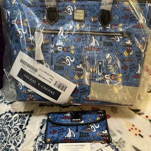 Disney Dooney & Bourke Mickey Mouse Chicago Reisetasche/Geldbörse Neu ohne Etikett - Bild 1 von 9