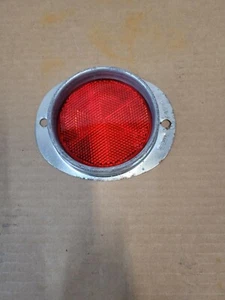 VINTAGE STYLE RED REFLECTOR WITH STRATOLITE 38 LENS SAE A - TRAILER - Picture 1 of 3