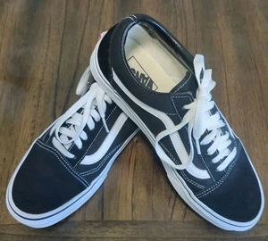 Vans Black Old Skool Skate Shoe Men 8.5 Woman 10 NWOT - Picture 1 of 9