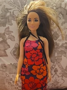 Mattel Barbie Fashionista Curvy Plus Size Doll Dress Brunette - Picture 1 of 5