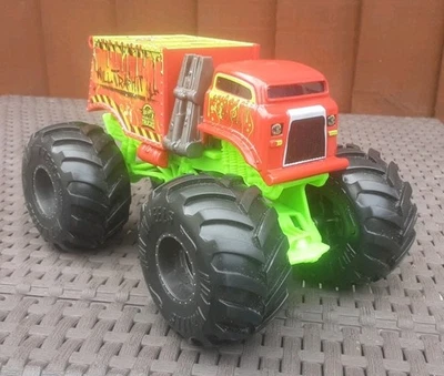 Monster Truck Will Trash It All escala 1:24 de Hot Wheels Foto 1 de 4