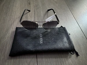 Guess GUF 254 SI-35 Damen Silber Sonnenbrille Echt + Leder Etui Etui - Bild 1 von 4