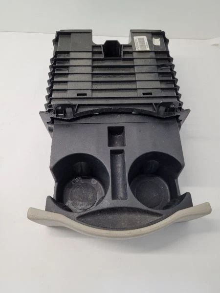 13 portavasos Chrysler Town Country Center 2013 gris 1Pe37BD1AB Foto 1 de 4