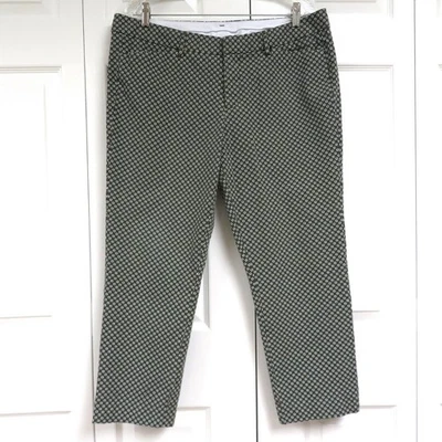 a.n.a 14 Chino Capri Olive Green A New Approach - Image 1 of 4