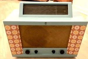 Totally Stunning And Unique Upcycled Lamp From 1950s Philips Radio - Picture 1 of 9
