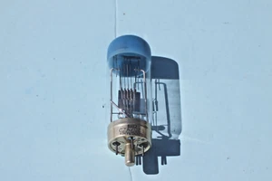 SYLVANIA / GE - BOMBILLA PROYECTOR - CZA - 500W - PROBADA - Imagen 1 de 3