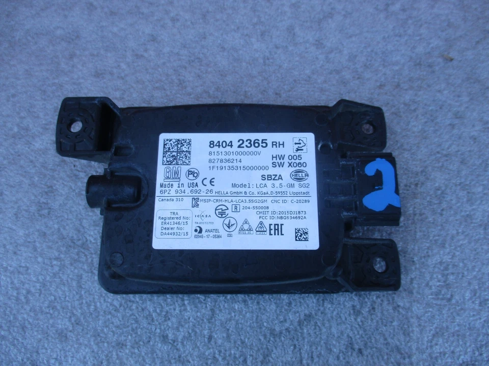 Chevrolet Traverse 2018-2021 módulo radar punto ciego trasero derecho OEM 84042365 Foto 1 de 4