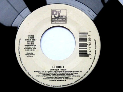 LL COOL J Doin' It (On The Air) & Hey Lover Feat. Boyz II Men- EX+ 45 RPM RECORD Foto 1 de 4