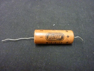 AMPLIFICADORES GUARDABARROS CONDENSADOR PAPEL ELECTROLÍTICO SECO ASTRON MINIMITE MM 20 - 150 VINTAGE Foto 1 de 4