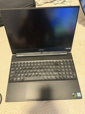 GIGABYTE Aero 15W v8-BK4 15.6" 144 Hz Intel Core i7 8va Gen 8750H PIEZAS Foto 1 de 3