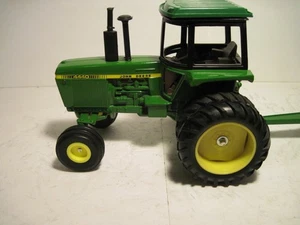 John Deere Farm Toy Tractor "4440" with disc Custom Ertl 1/16 - Picture 1 of 6