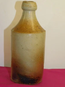 AUSTRALIAN CONVICT POTTERY GINGER BEER 2 STRIKES TO LIP SALT GLAZE BOTTLE c1830 - Picture 1 of 7