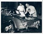 1983 Press Photo Men Washing 1970s Triumph Stag Auto