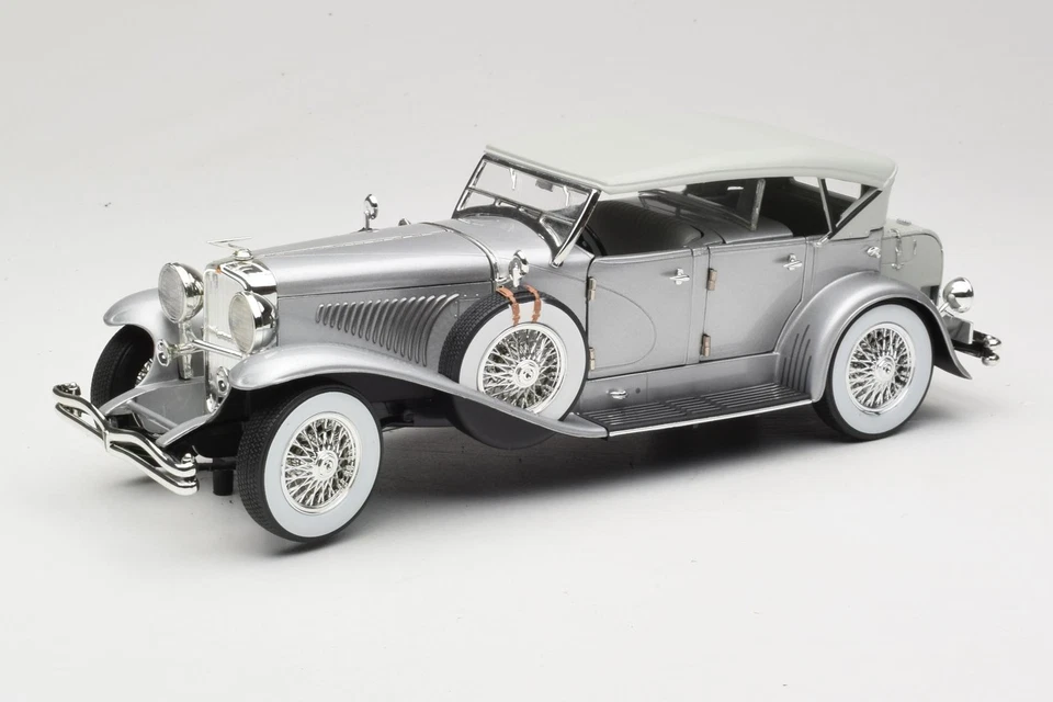 13525 Duesenberg SJ Silver GreenLight 1:18 - Immagine 1 di 4