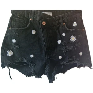 Women's Denim Shorts Bershka Size Eur 38 Max 28 Size 8/10 - Picture 1 of 8