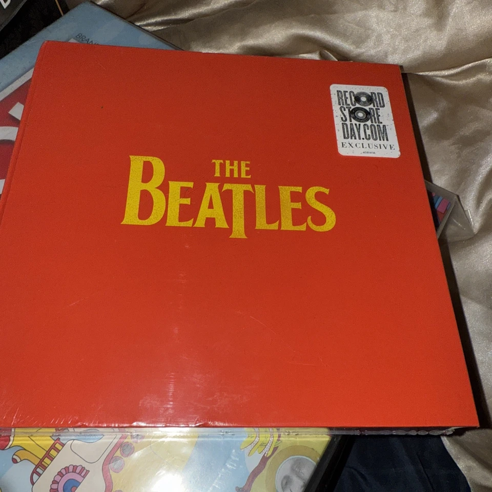 The Beatles Singles Collection 2009 45s (22878)sealed - Image 1 of 2