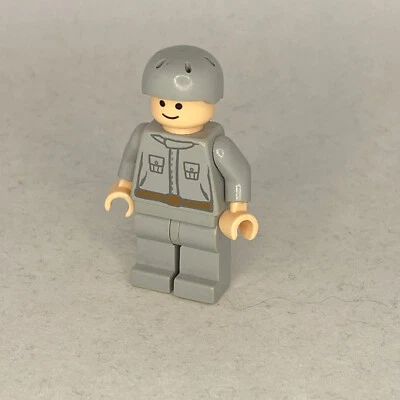 Rebel Technician minifigure light bluish gray uniform LEGO Star Wars 6207 - Image 1 of 3