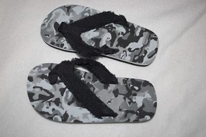 Boys Flip Flops BLACK & GRAY CAMO CAMOUFLAGE PRINT Frayed Cloth Strap M 13-1 - Picture 1 of 1