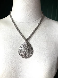 Vintage Crown Trifari Silver Tone Necklace Filigree L'orient Teardrop Pendant P2 - Picture 1 of 8