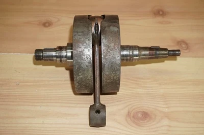 Varilla de cigüeñal del cigüeñal del motor Suzuki PE250 1977 Foto 1 de 4