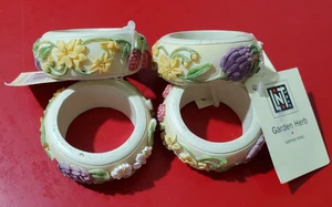 Linens-N-Things Garten Kräuter Serviettenringe erhabene Blumen 4er Set ~ NEU - Bild 1 von 6