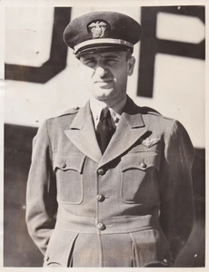 Pressefoto Lt. 1939 Commander Spencer Warner wird Marinebomber nach Hawaii fliegen - Bild 1 von 2