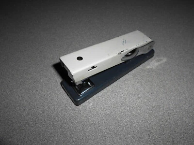 Desk stapler vintage compact Rexel Matador England made working preowned - Image 1 of 4