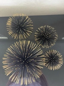4 MCM Metall Seeigel Starburst 3D Wanddeko zum Aufhängen Modern Retro Gold/Schwarz - Bild 1 von 6