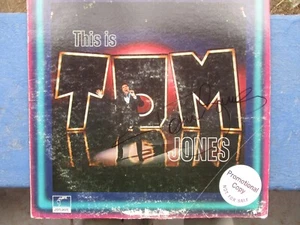 SIGNED TOM JONES ALBUM (THIS IS TOM JONES, 1969)!! - Picture 1 of 6